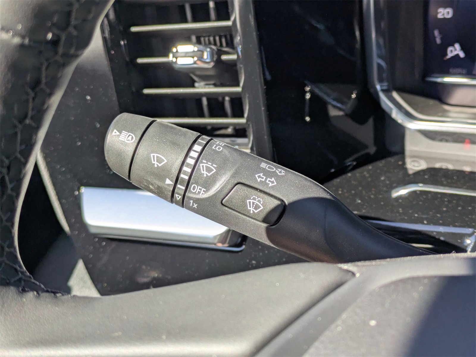 2025 Chevrolet Silverado 1500 LT photo 25