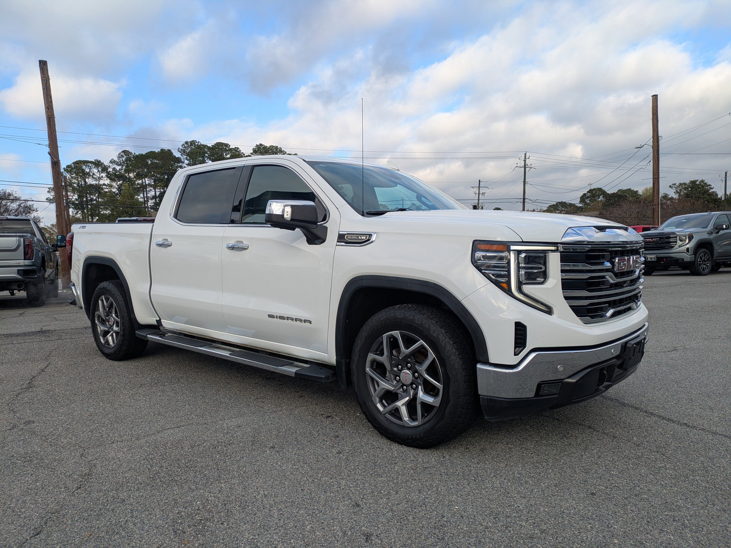 2022 GMC Sierra 1500 SLT's photo