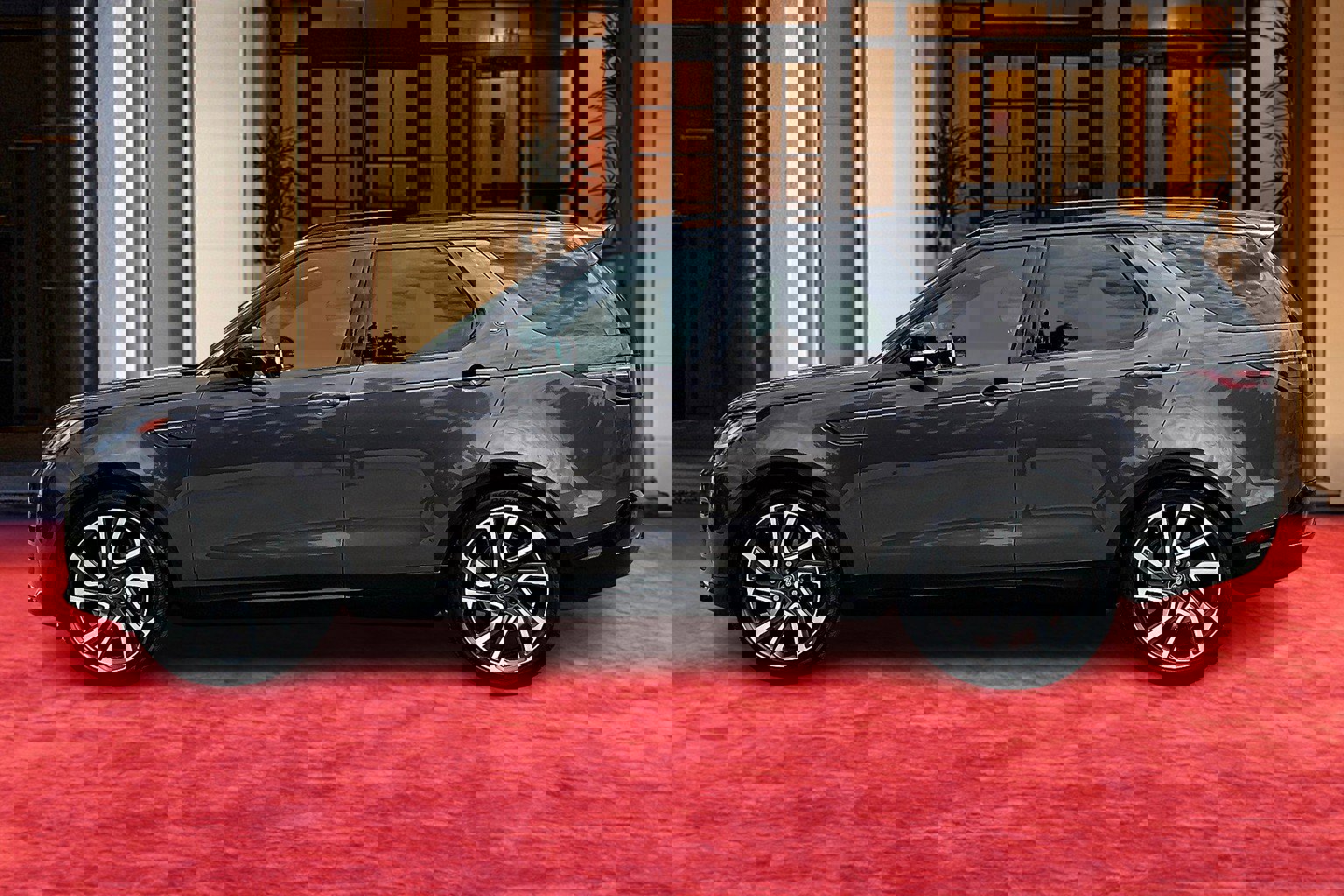 2024 Land Rover Discovery Metropolitan Edition photo 13