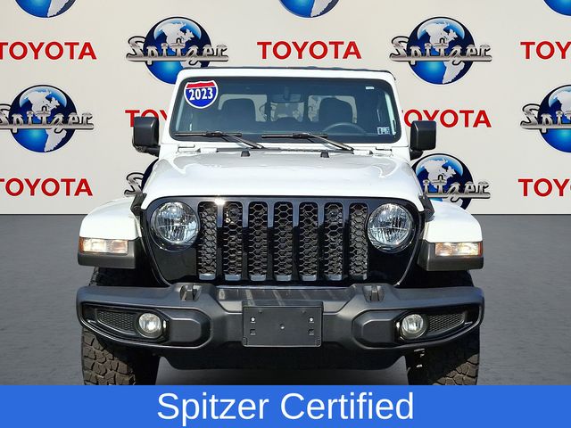 2023 Jeep Gladiator Willys photo 2