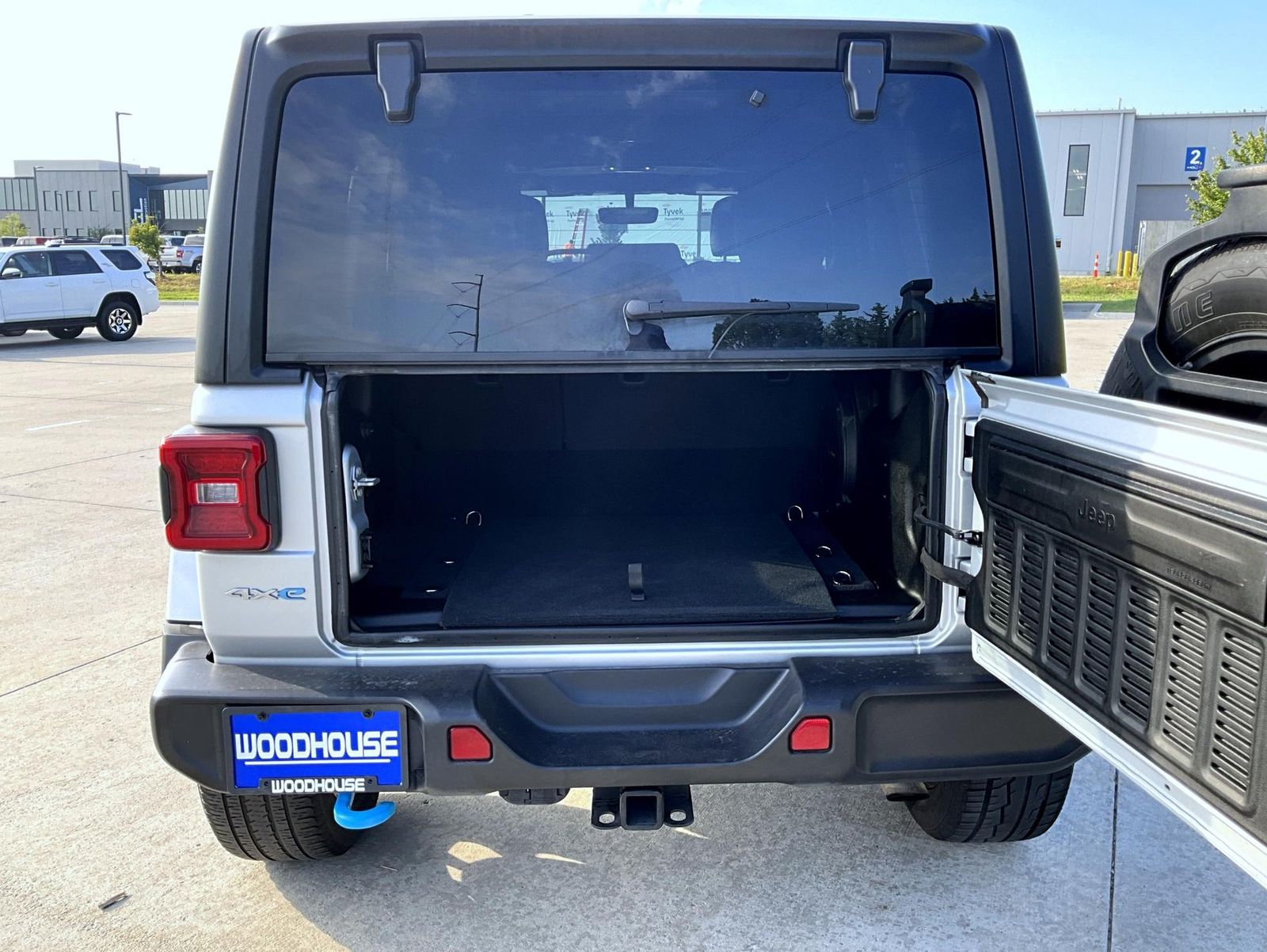 2023 Jeep Wrangler Sahara 4xe photo 10