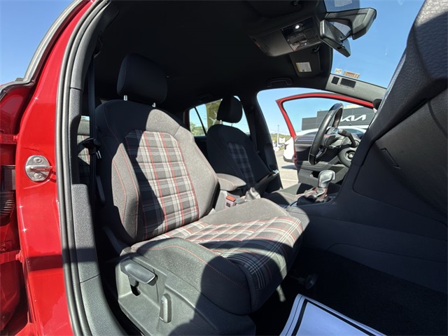 2020 Volkswagen Golf GTI S photo 24