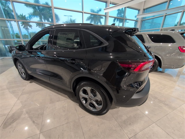 2025 Ford Escape ST-Line photo 9