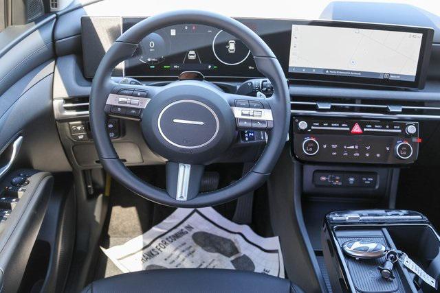 New 2025 White Hyundai SEL Convenience image 13