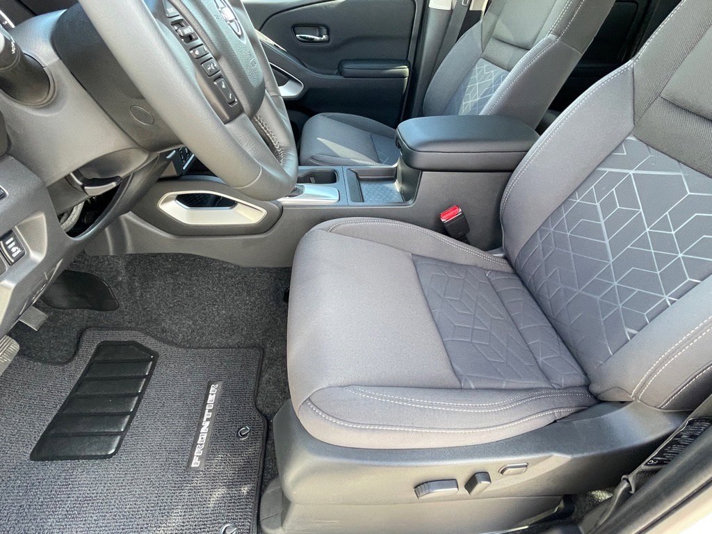 2025 Nissan Frontier SV photo 15