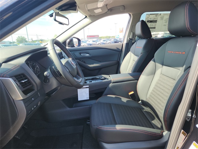 2026 Nissan Rogue SV photo 4