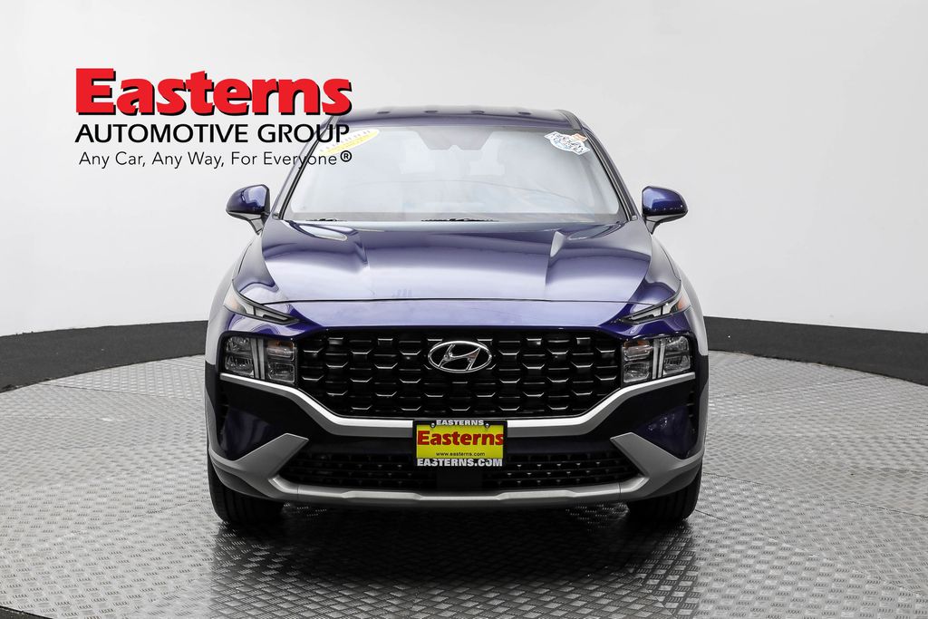 2022 Hyundai Santa Fe SE photo 2