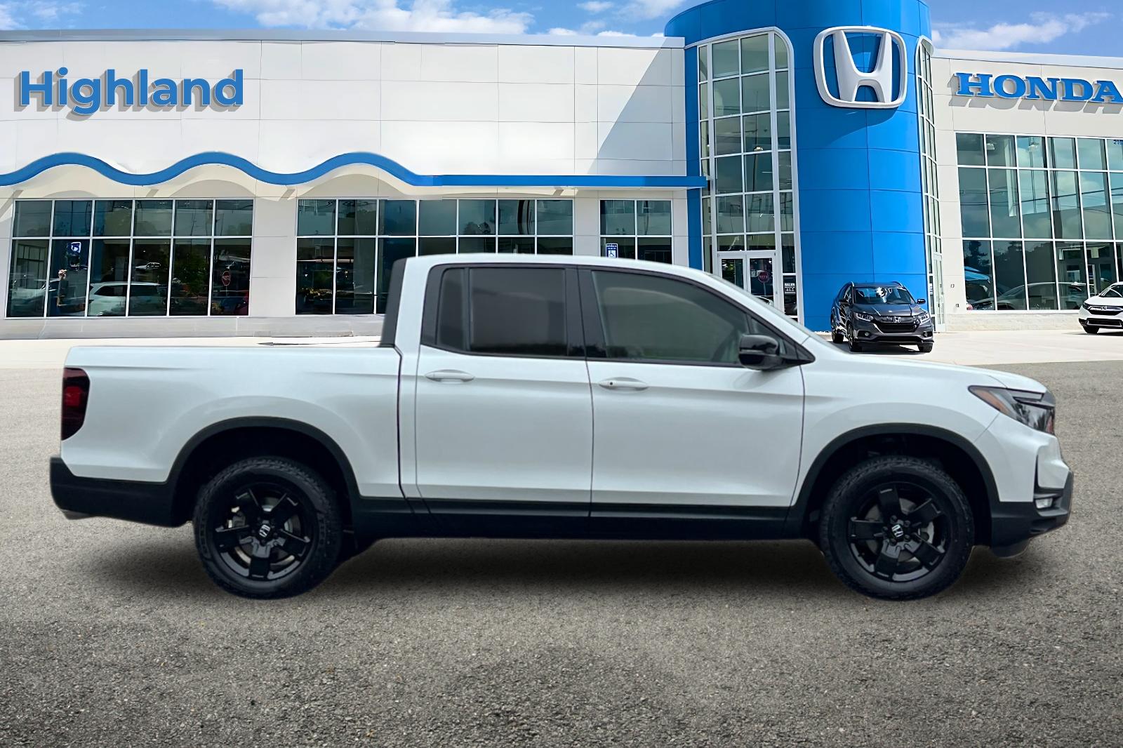 2025 Honda Ridgeline Black Edition photo 6