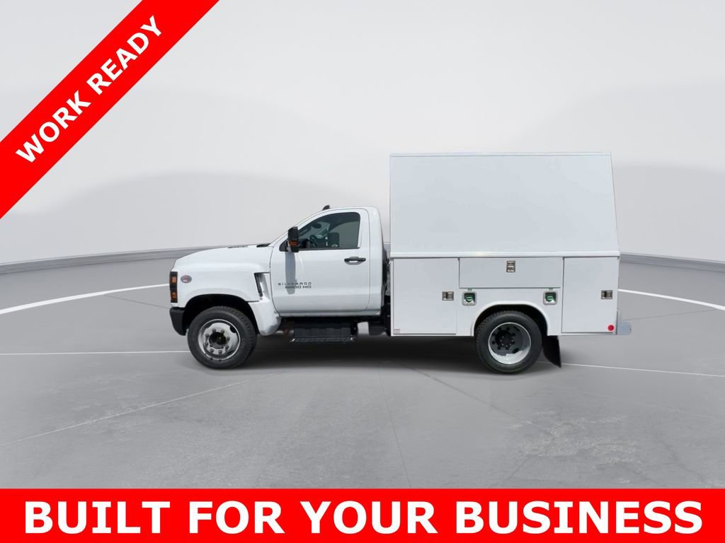 2023 Chevrolet Silverado 5500HD Work Truck photo 4