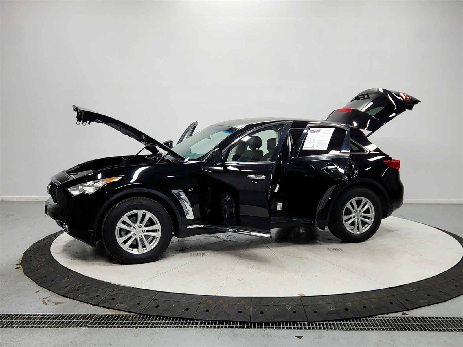 2017 Infiniti QX70 Base photo 10
