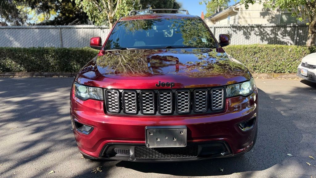 2020 Jeep Grand Cherokee Altitude photo 2