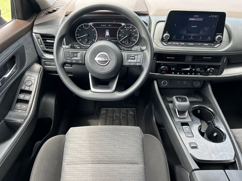 2023 Nissan Rogue SV photo 14