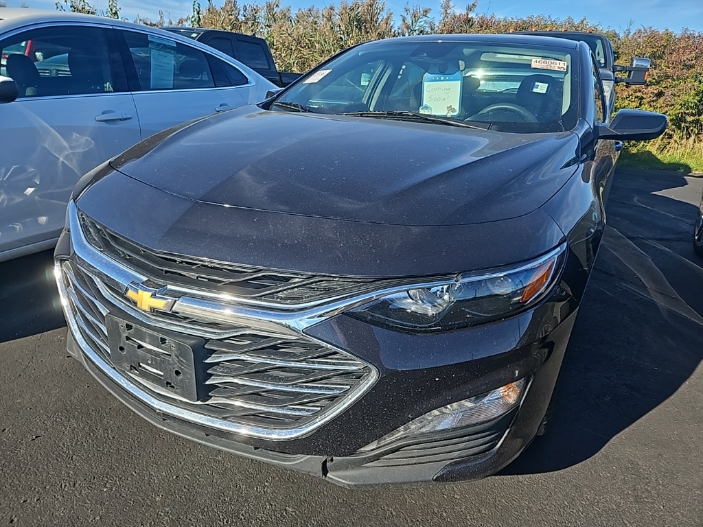2023 Chevrolet Malibu 1LT photo 2