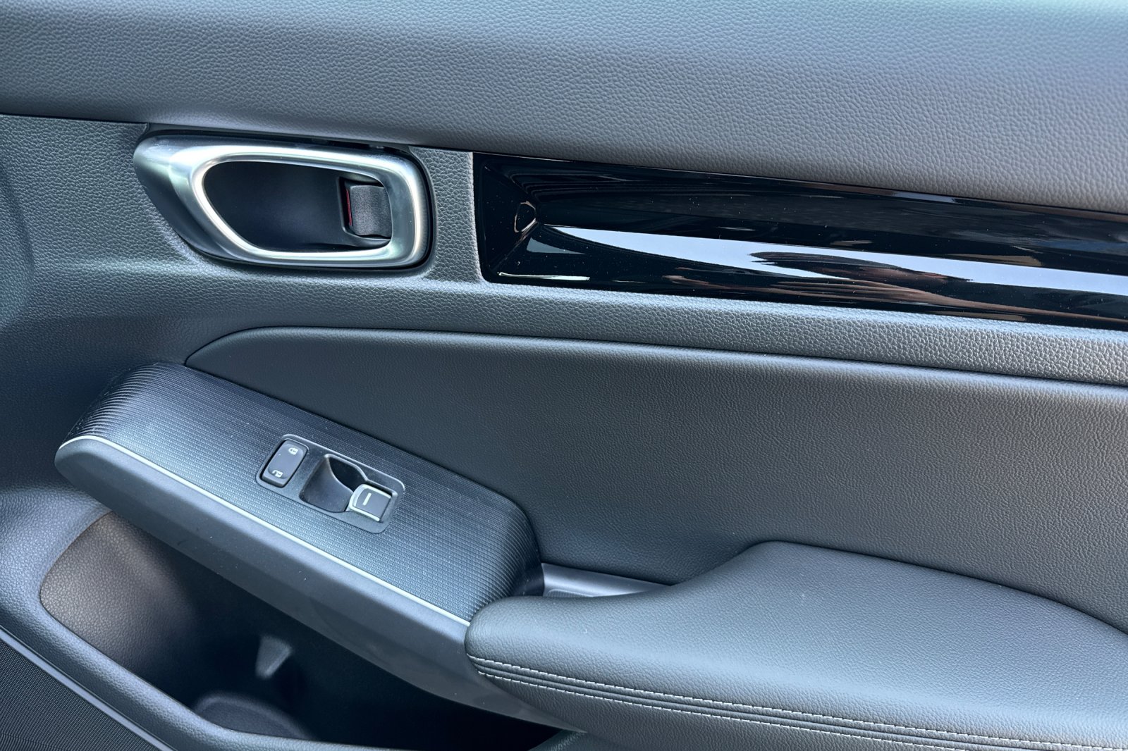 2026 Honda Civic Hybrid Sport Touring photo 17