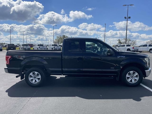 2015 Ford F-150 XLT photo 2