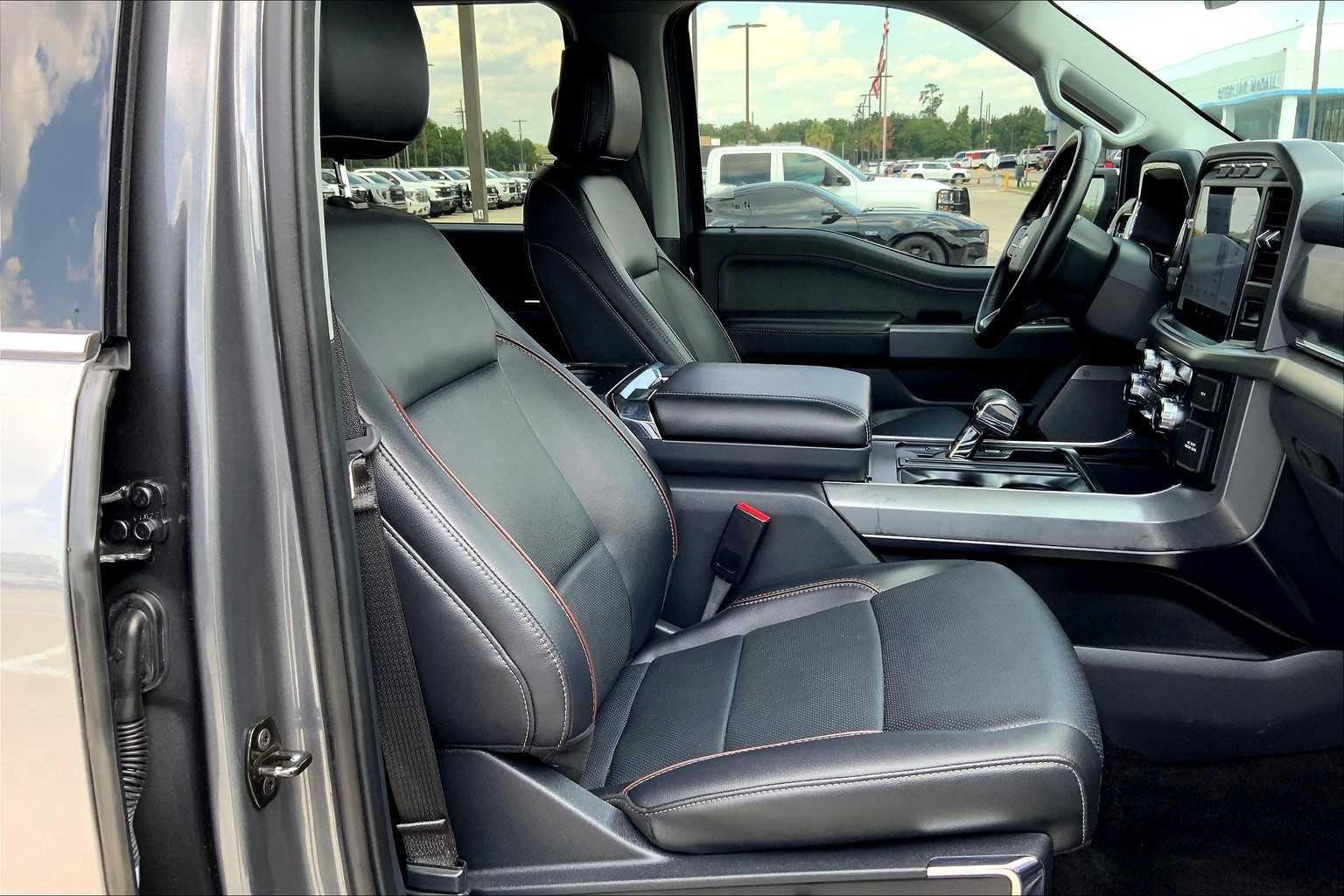 2022 Ford F-150 Lariat photo 16