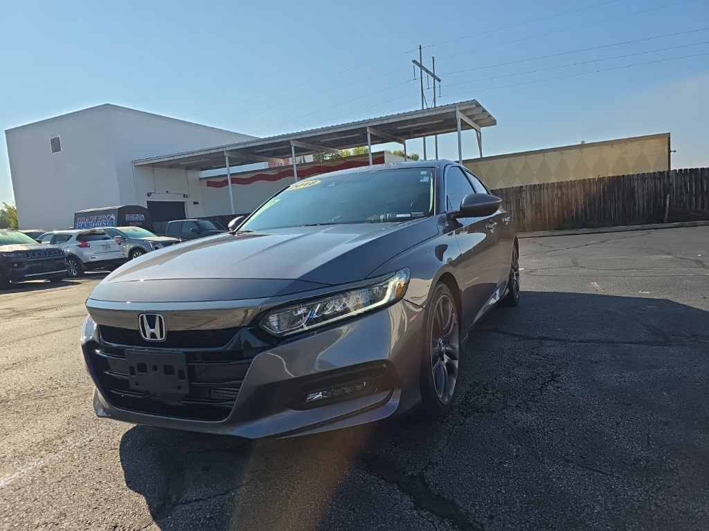 2018 Honda Accord Sport 2.0T photo 3