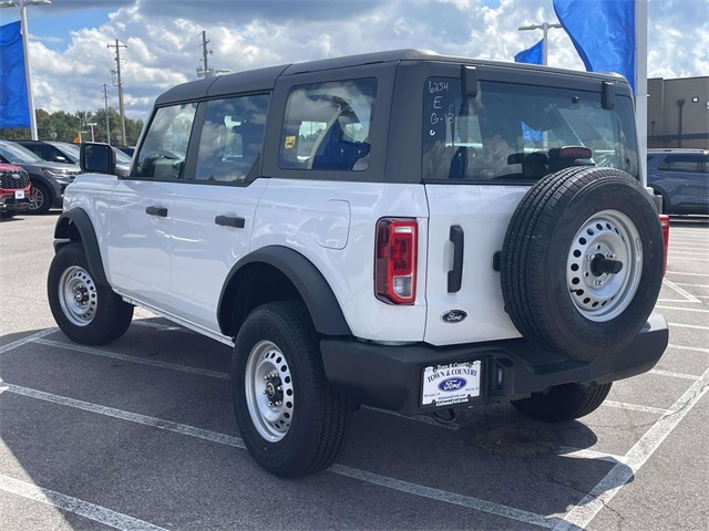 2025 Ford Bronco Base photo 2