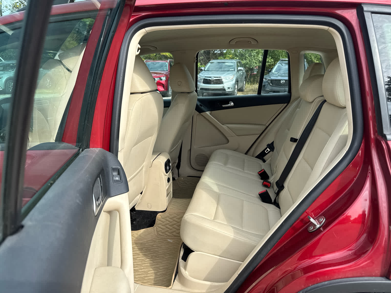 2016 Volkswagen Tiguan R-Line SEL photo 14