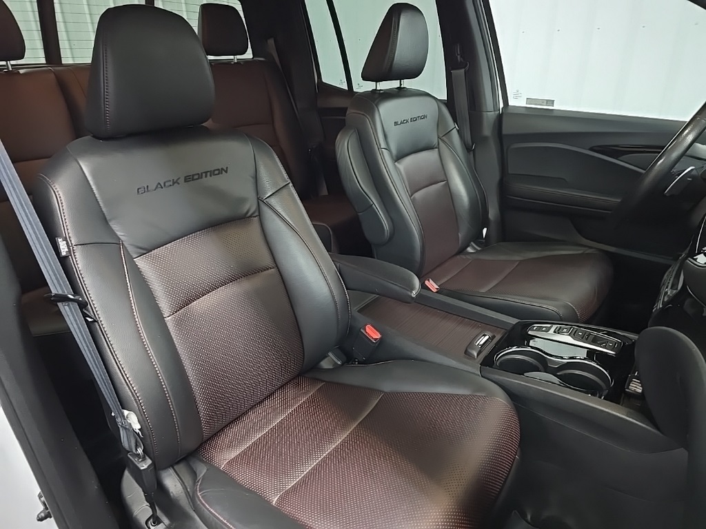 2021 Honda Ridgeline Black Edition photo 14