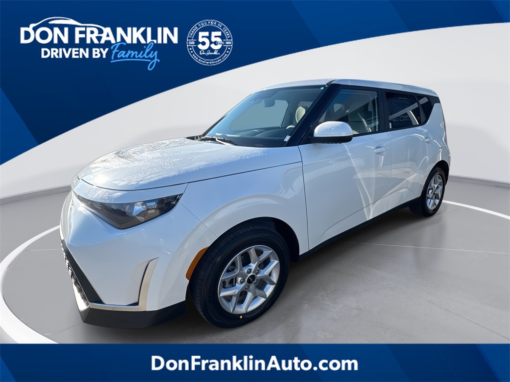 2025 Kia Soul LX's photo