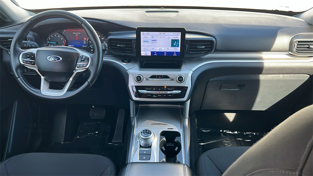 2022 Ford Explorer XLT photo 3