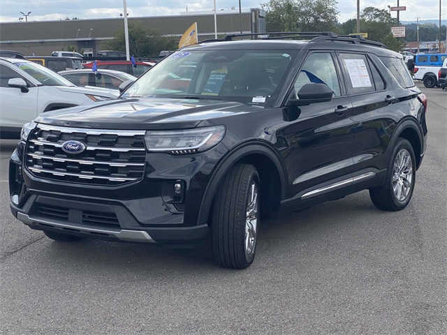 2025 Ford Explorer photo 7