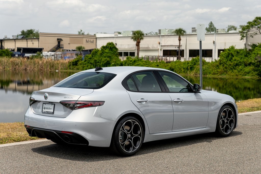 2025 Alfa Romeo Giulia Base photo 2