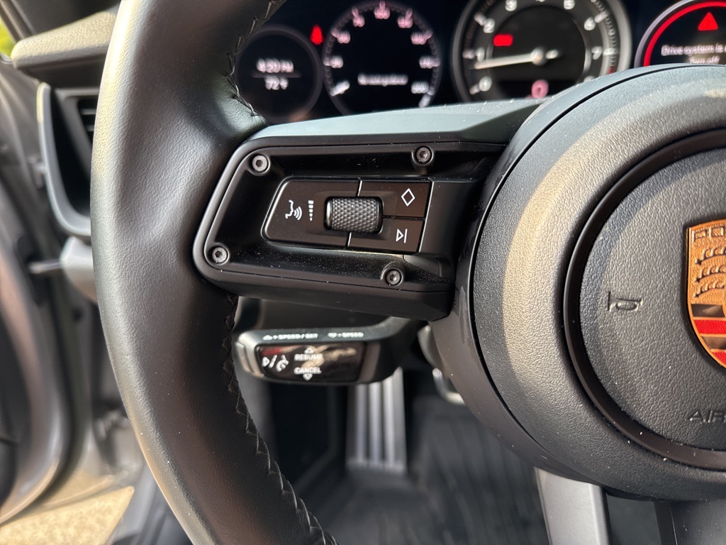 2023 Porsche 911 4 T photo 24