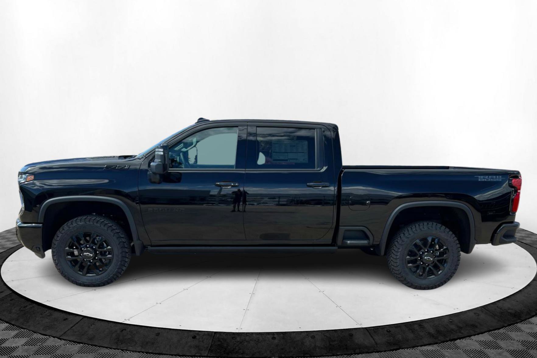 2026 Chevrolet Silverado 2500HD LTZ photo 2