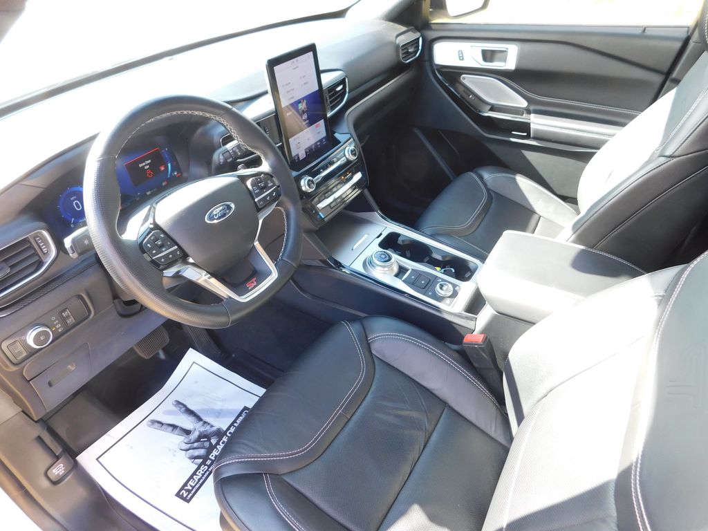 2021 Ford Explorer ST photo 33
