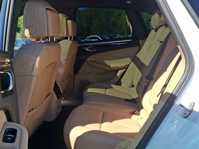 2024 Porsche Macan S photo 20