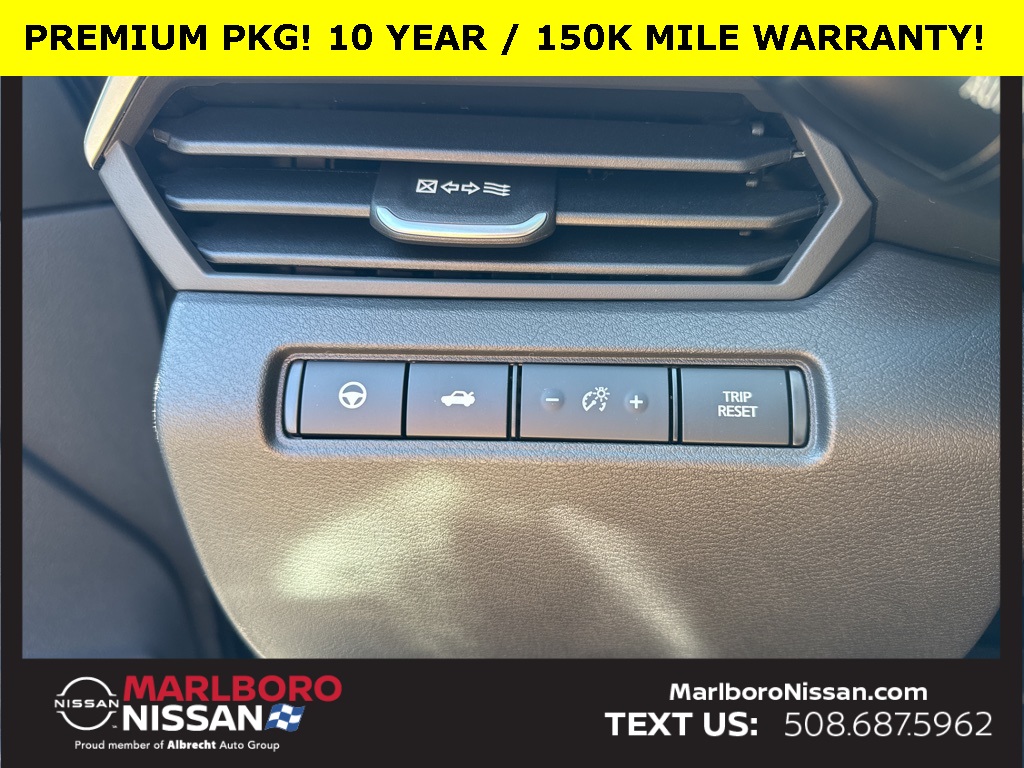 2025 Nissan Altima SV photo 17
