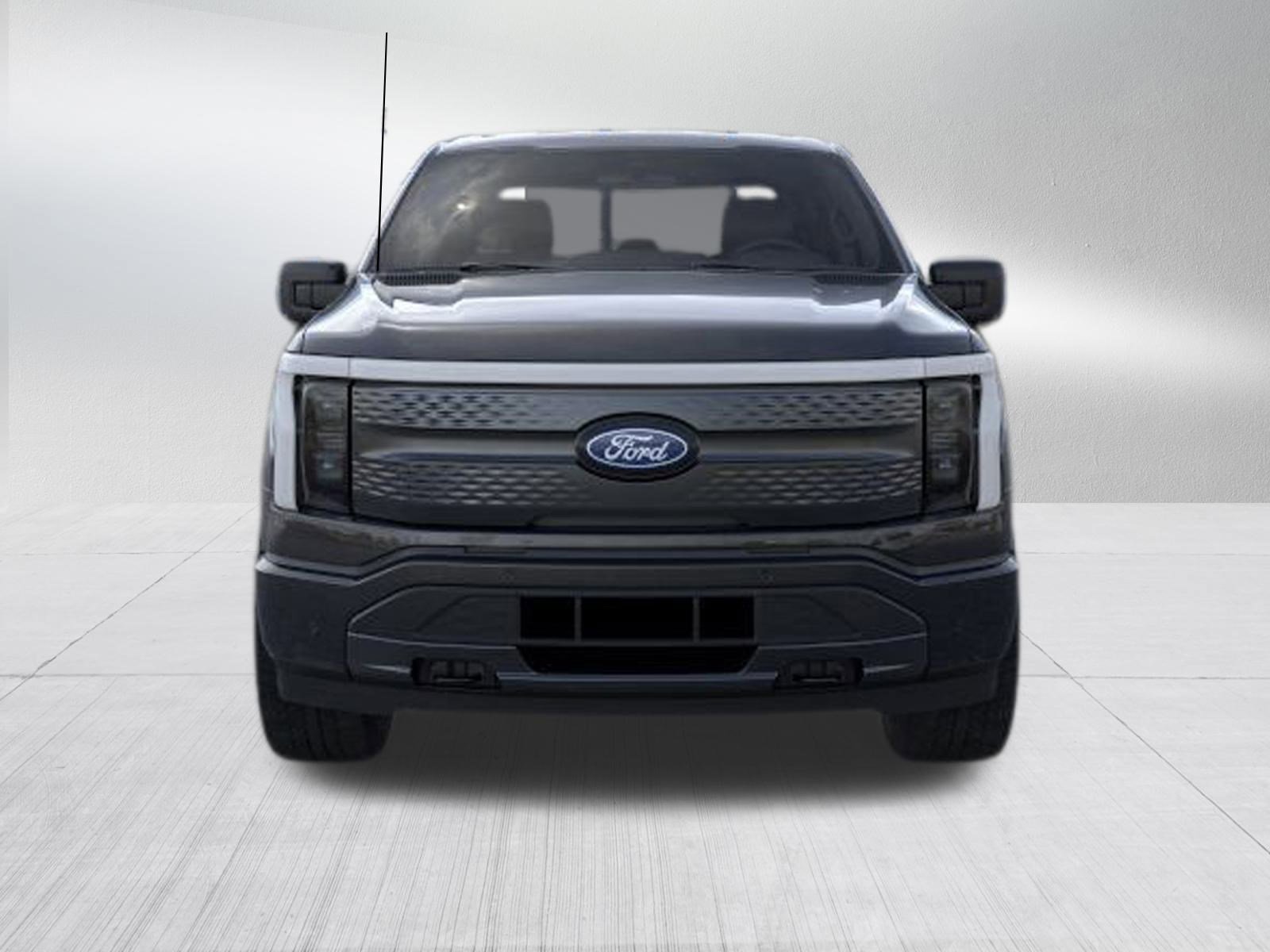 2025 Ford F-150 Lightning photo 2