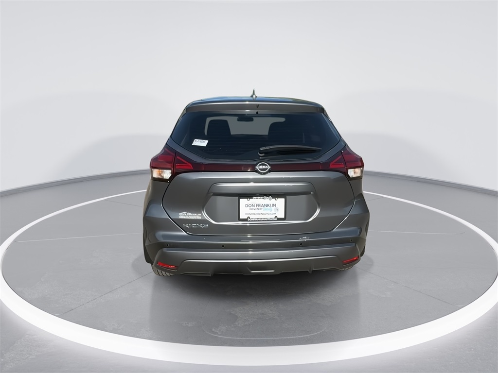 2022 Nissan Kicks S photo 7