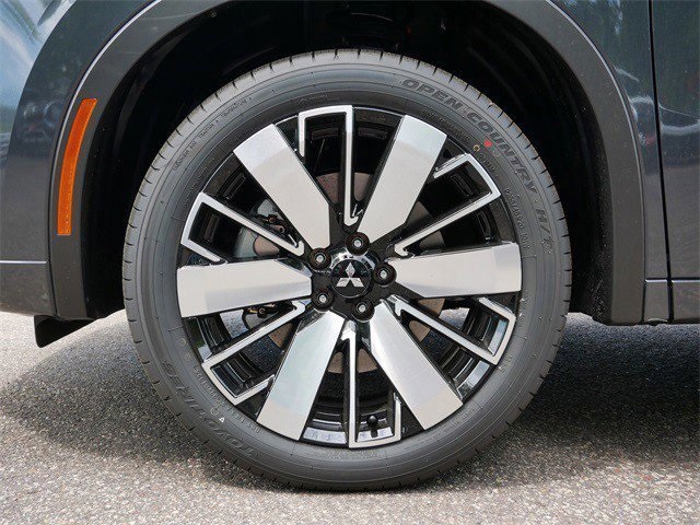 2025 Mitsubishi Outlander SEL photo 3