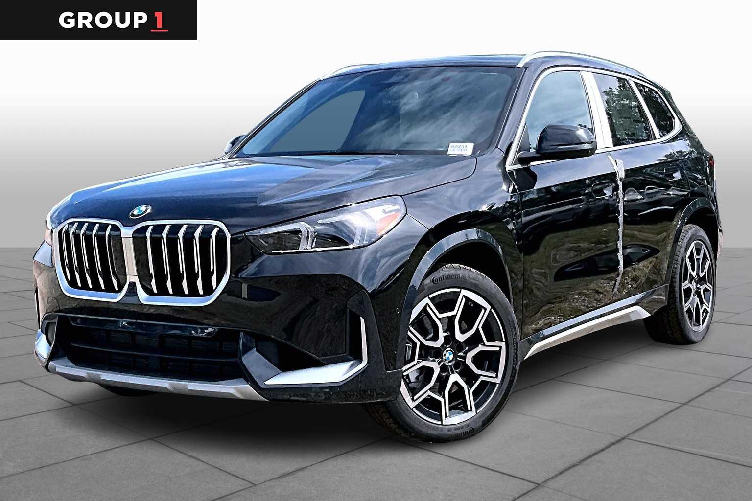 2025 BMW X1 28i's photo