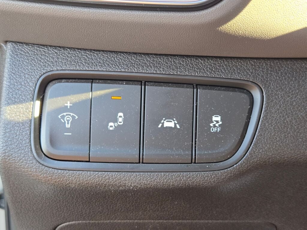 2020 Hyundai Santa Fe SEL photo 16