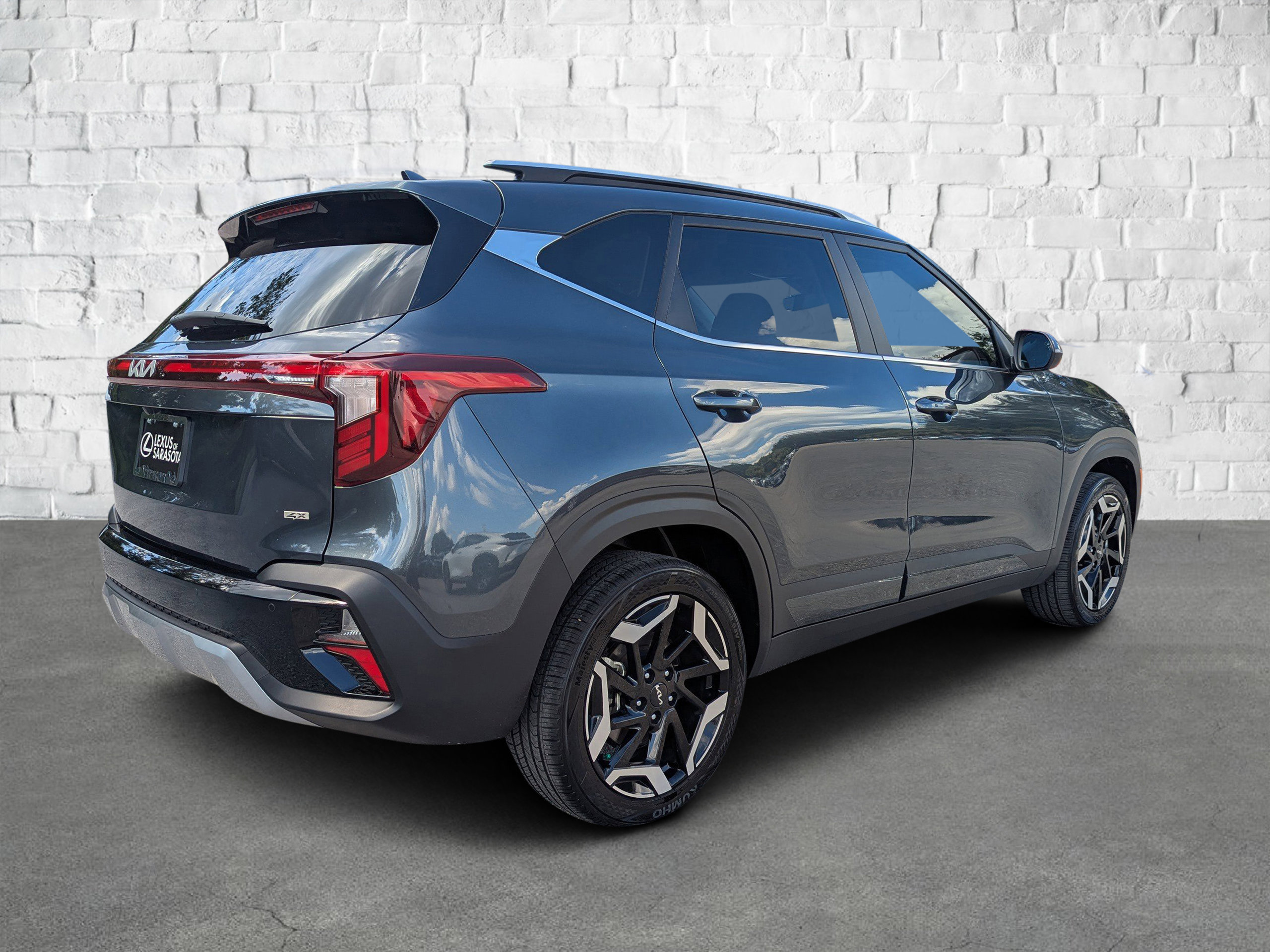 2025 Kia Seltos SX photo 4