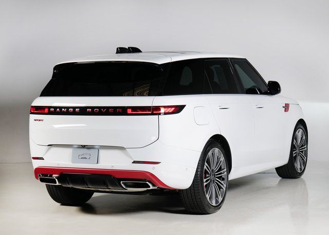 2024 Land Rover Range Rover Sport P400 Dynamic SE photo 2