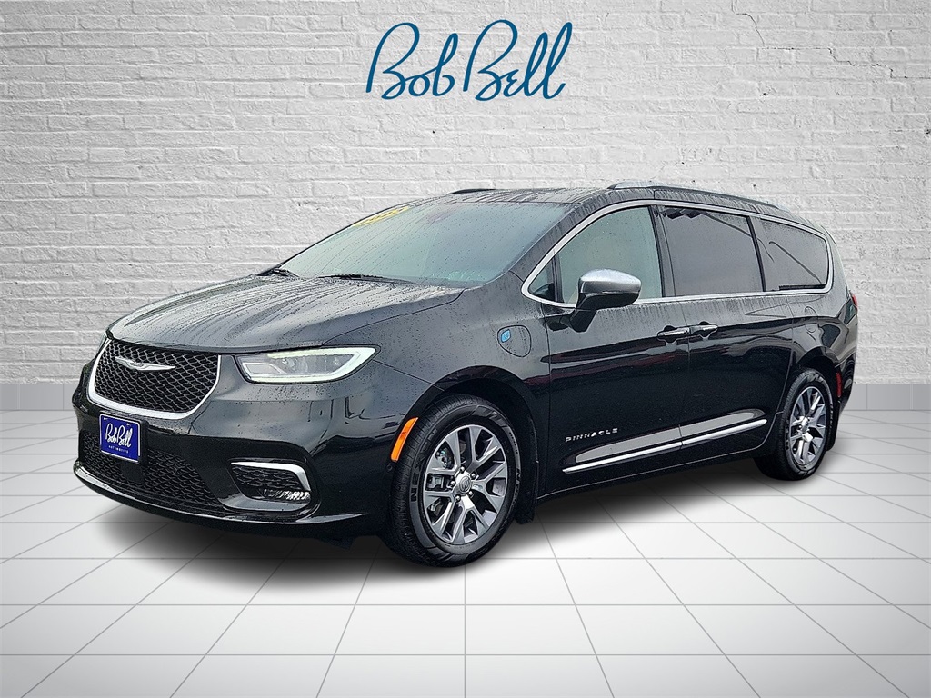2023 Chrysler Pacifica Hybrid Pinnacle photo 3