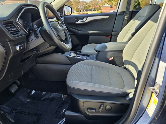 2020 Ford Escape SE photo 3