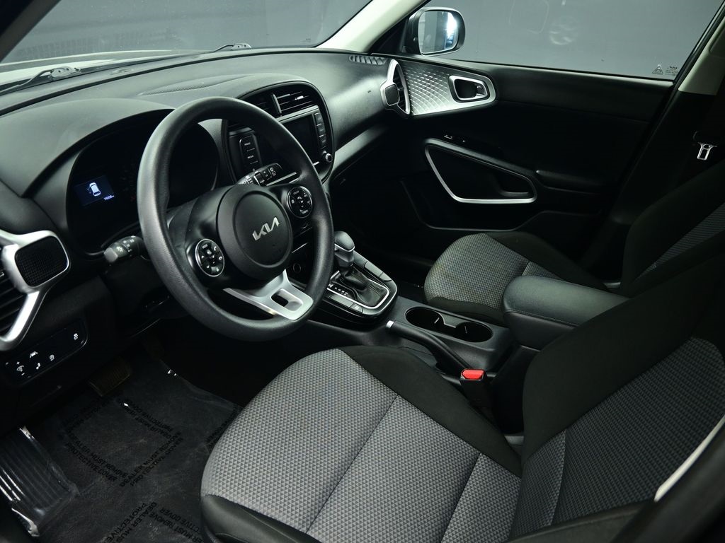 2022 Kia Soul LX photo 10