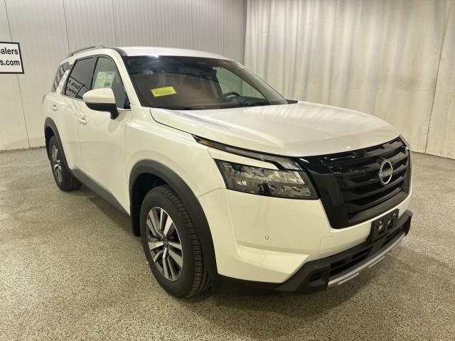 2025 Nissan Pathfinder SL