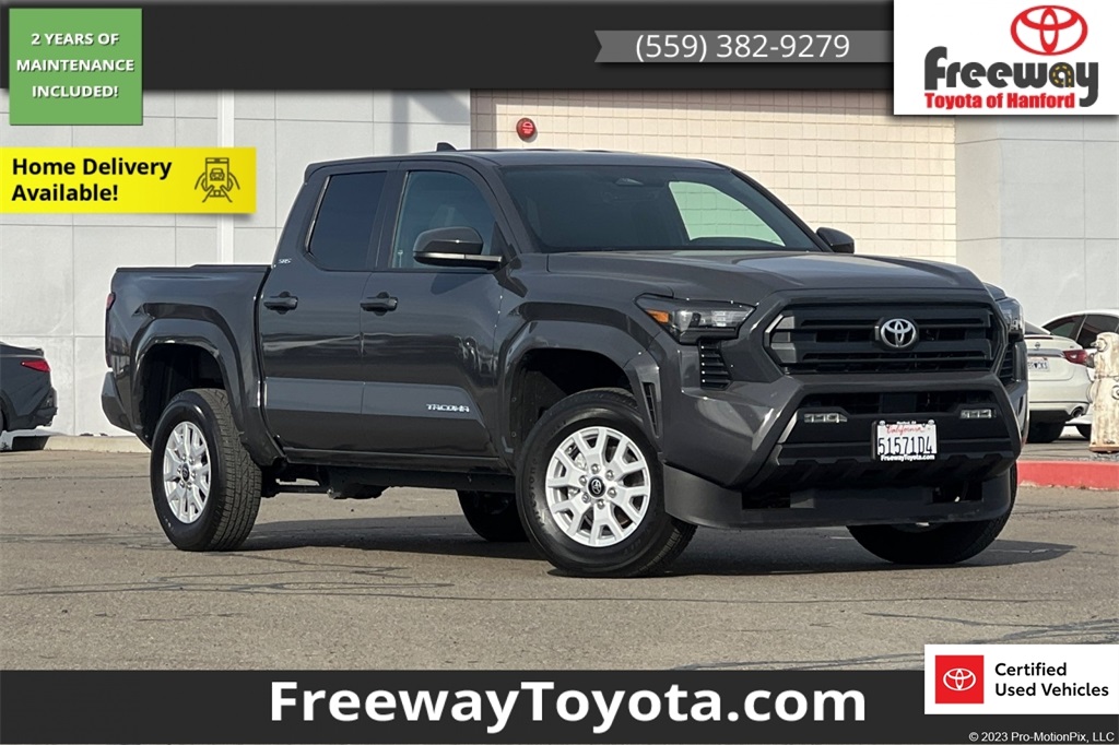 2025 Toyota Tacoma SR5's photo