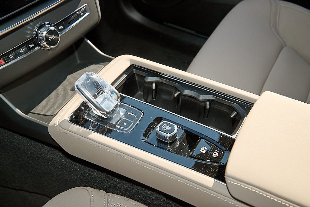 2026 VOLVO XC90 - Image 16