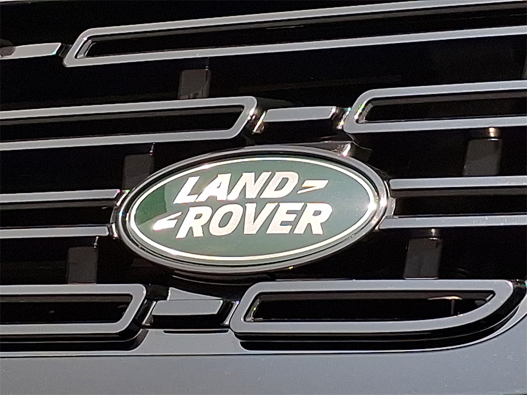 2025 Land Rover Range Rover Sport SE photo 18