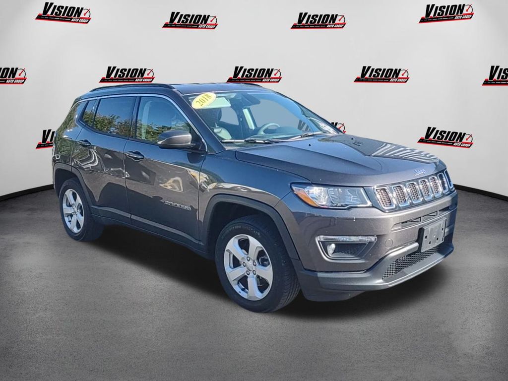 2018 Jeep Compass Latitude photo 2