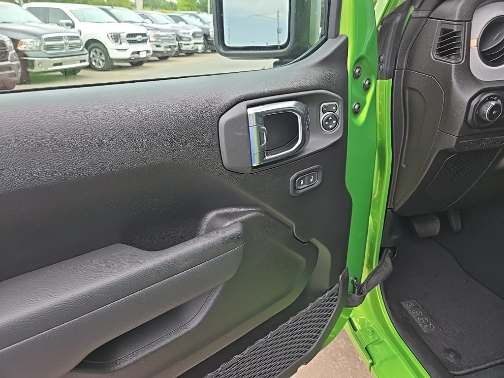2025 Jeep Wrangler Sport S photo 30