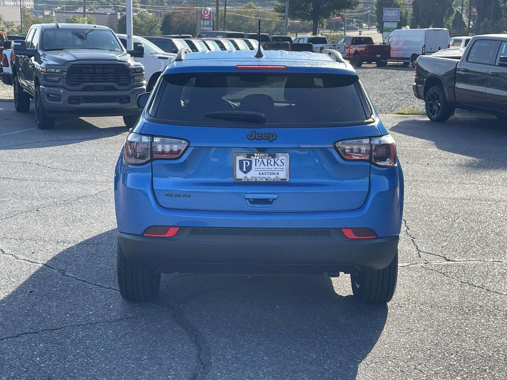 2025 Jeep Compass Latitude photo 6